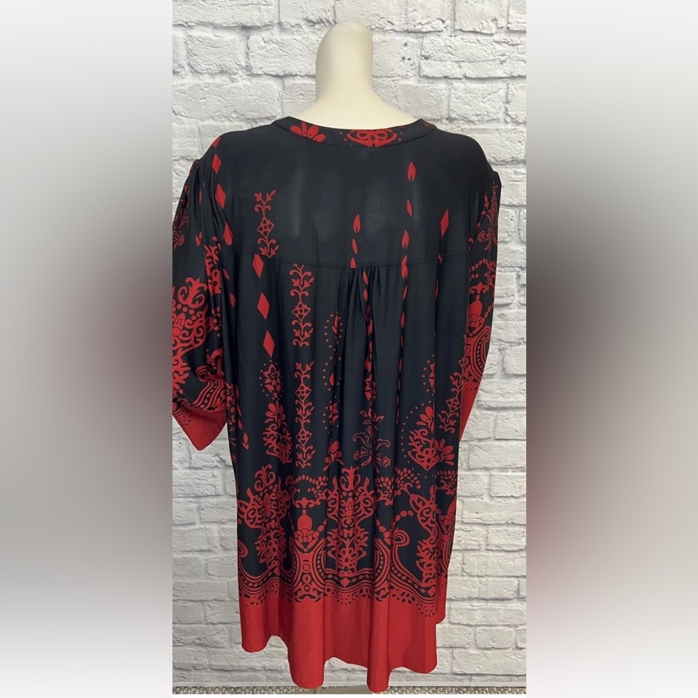 SERENGETI BLACK & RED FLORAL PRINT 3/4 SLEEVE TOP SIZE 2X - Picture 3 of 4